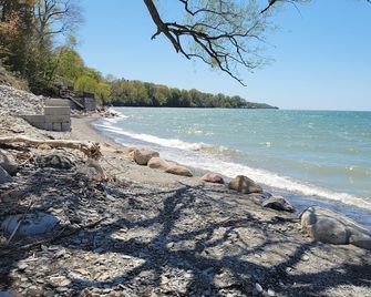 Spectacular Lake Erie Sunsets with beach access - North East - Beach