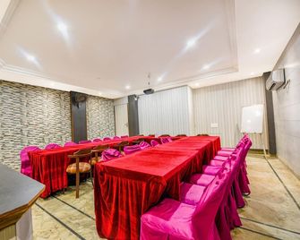 Fabhotel Nanda - Ludhiana - Meetingruimte