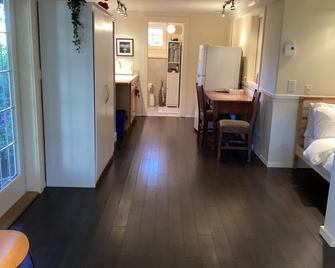 Centrally located private studio in Chemainus - Chemainus