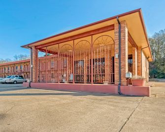 OYO Hotel Jefferson Tx Hwy 59 - Jefferson - Gebouw