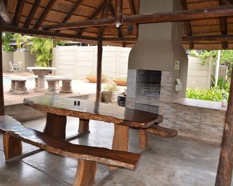 Stoep Cafe Guest House - Komatipoort - Patio