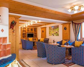 Hotel Kaserhof - Valles - Huiskamer