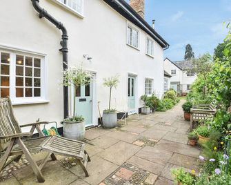 Carters Yard C13th Cottage in the centre of the historic village of Kimbolton - St. Neots - Patio