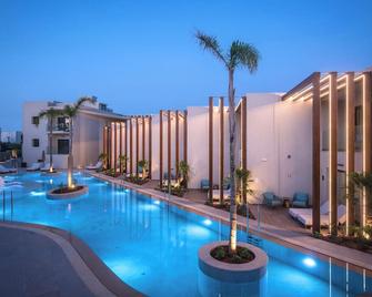 Noble Hotel & Suites - Adults Only - Gouves - Zwembad