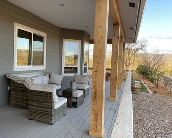 Private 100 acre Ranch - short drive to Yosemite and Bass Lake! - Coarsegold - Balcony