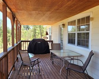 Comy, Cozy Cottage! Hot Tub & Fireplace! Pets by Approval. Check 'Pet's' to Book - Ruidoso - Balcony
