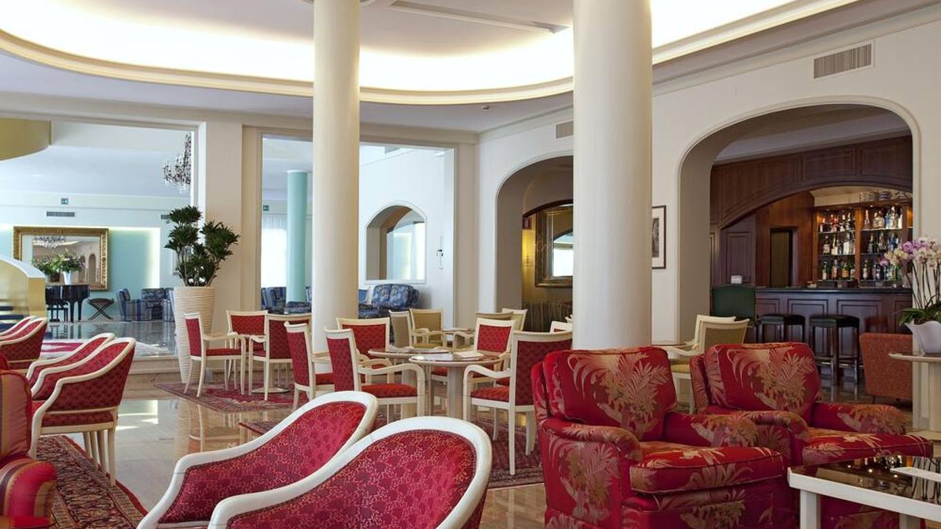 Hotel Bristol Buja