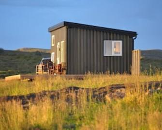 Vacation home by the river Þjórsá, directly in nature, wide landscape, ideally situated - Selfoss - Building