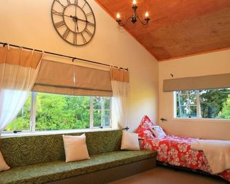 Peaceful self contained unit set in the country - Tirau - Bedroom