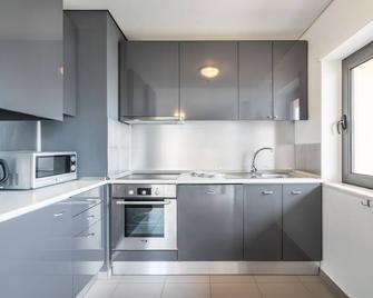 Praia Da Rocha Ocean View With Pool by Homing - Portimão - Kitchen