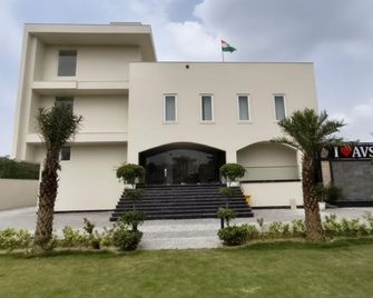 The palm crest Resort By AVS - Yeni Delhi - Bina