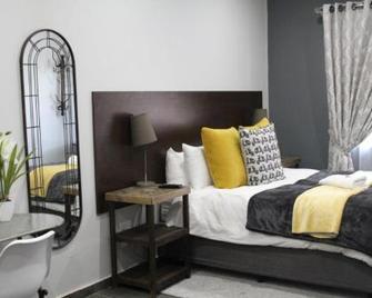 93 on Celliers Guesthouse - Louis Trichardt - Bedroom