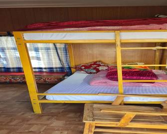 Piggy Hostel Kaza - Kaza Khas - Habitación