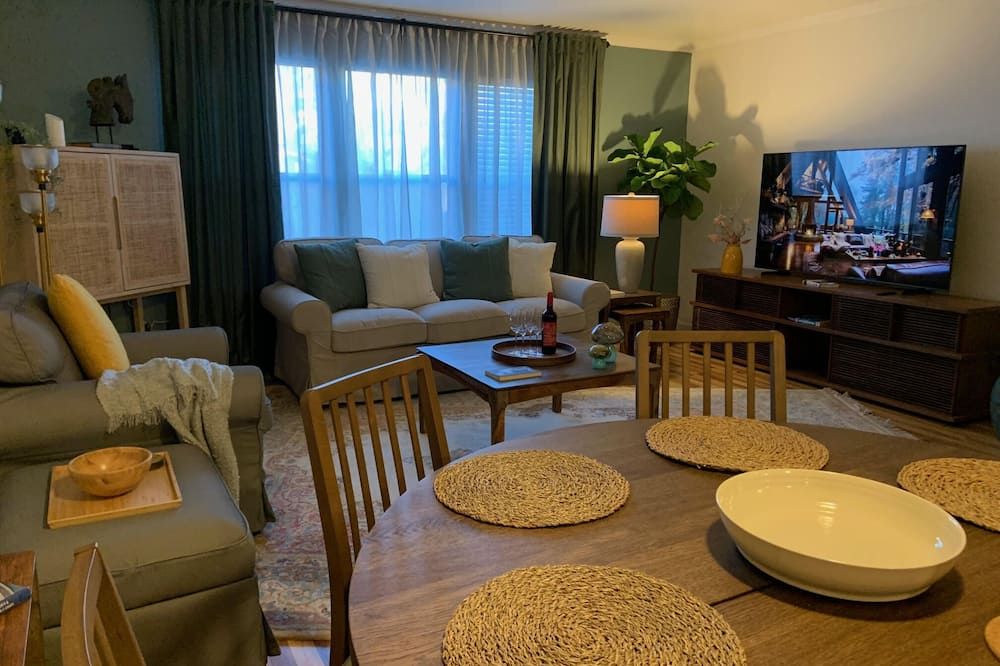 Full furnished 2 bedrooms townhouse apartment at midtown Sacramento, California. - Sacramento - Sala de estar
