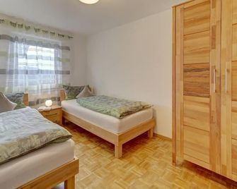 Fewo Am Waldrand Mit Wlan & Einzigartigem Weitblick - Röhrnbach - Habitación