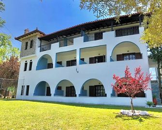 Blue Garden Inn - Fourka - Building