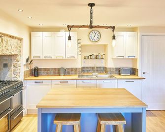 Host Stay The Old Dairy - Masham - Kitchen