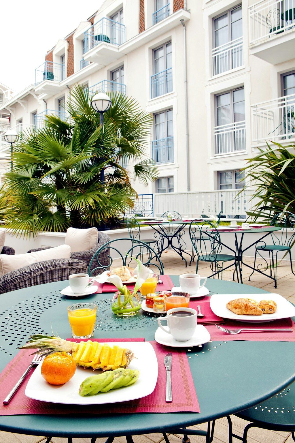 Residhome Arcachon Plazza - Arcachón - Buffet