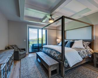 New Condo With Waterviews! - Sister Bay - Bedroom