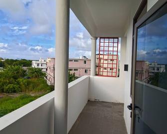 2-Bed Apartment in Mont Choisy Grand Baie - Mont Choisy - Balcon