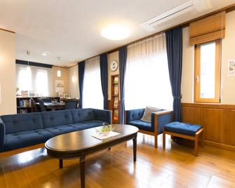 Urayasu House & Disney Area - Tokio - Wohnzimmer