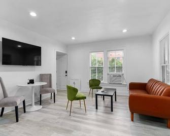 Cute Apt Near Downtown - Orlando - Sala