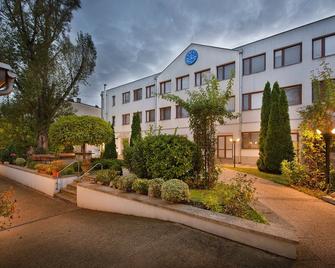 إي أيه هوتل بوبولوس - براغ - مبنى