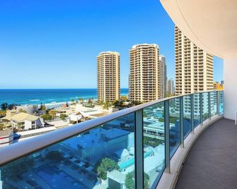 Largest Two Bedroom H Residence Huge Balcony - 2 Ocean View Bedrooms - Surfers Paradise - Balcon