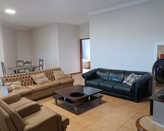 Golden Horizon Condominium - Luziânia - Sala de estar