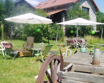 l'heureux bazar - Saint-Nectaire - Innenhof