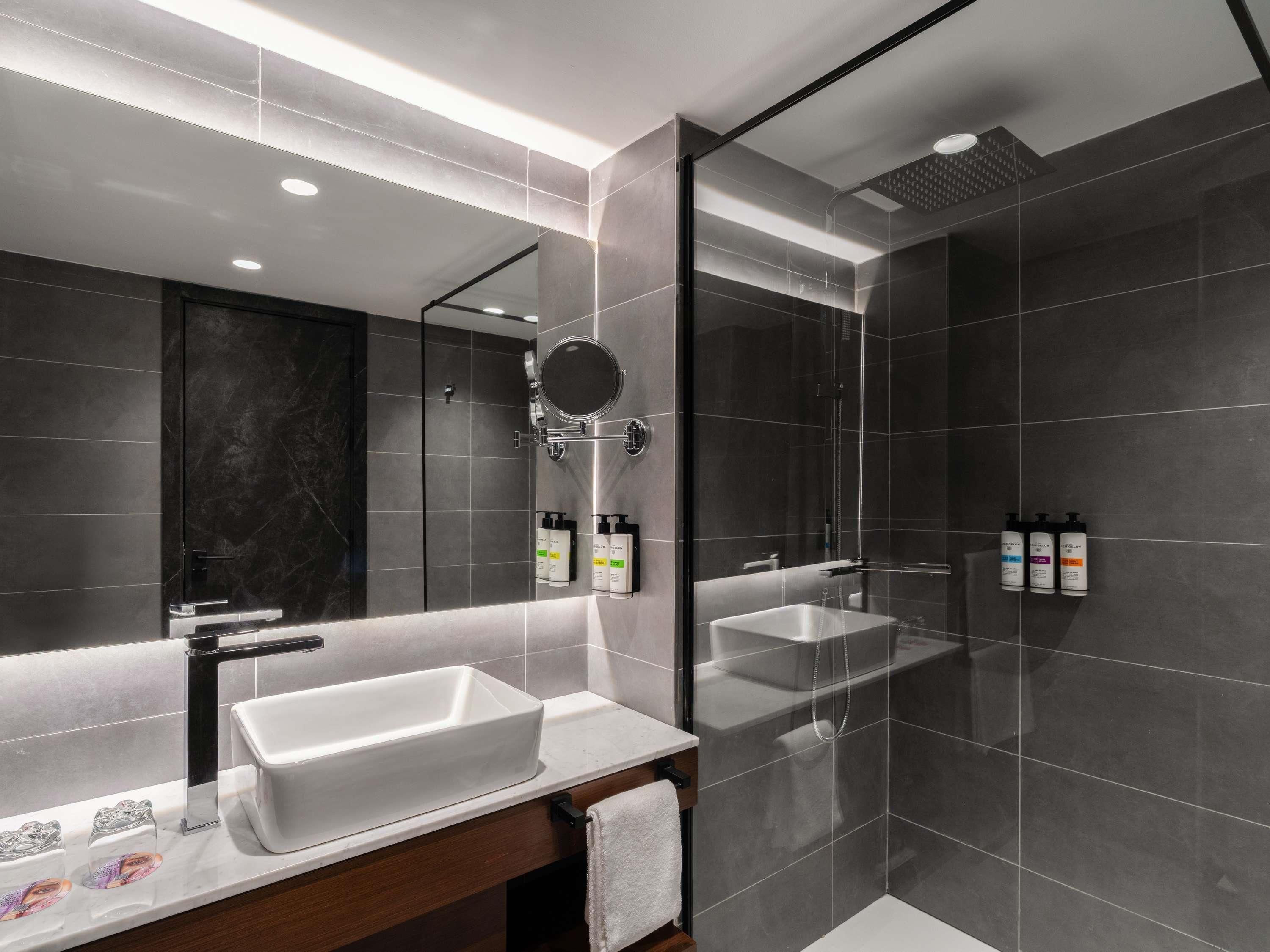 بولمان كينشاسا جراند هوتل - كينشاسا - غرفة نوم