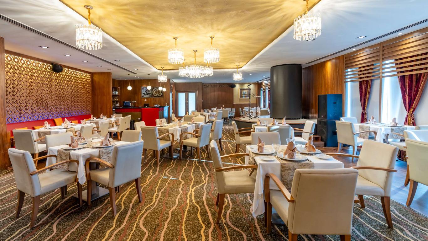 Montreal Barsha Hotel