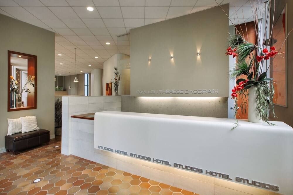 Zum Hotel - Montréal - Accueil