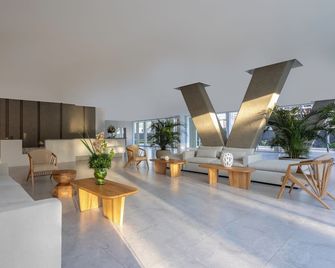 Apartamentos Porto Horizonte by Oxohotel - 聖瑪爾塔 - 大廳