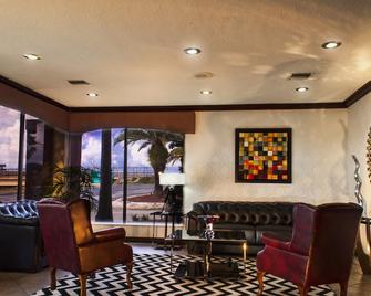 Ramada by Wyndham Davenport Orlando South - Davenport - Lounge