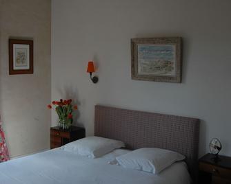 Le Clos de l'Abbaye - Cluny - Bedroom