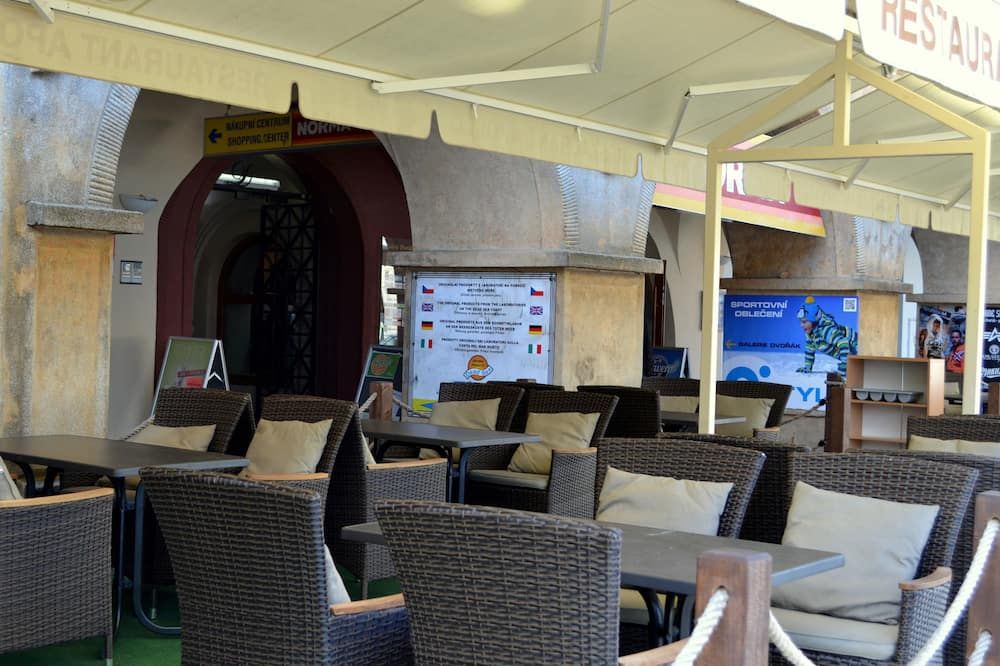 هوتل دفوراك - كي بوديجوفيس - مطعم