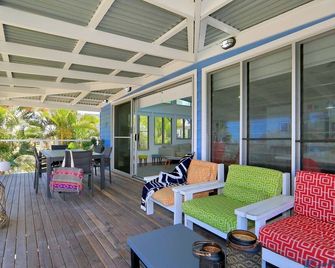 Get-Away & Relax On The Esplanade @ 'tohaja' - 우드게이트 - 발코니