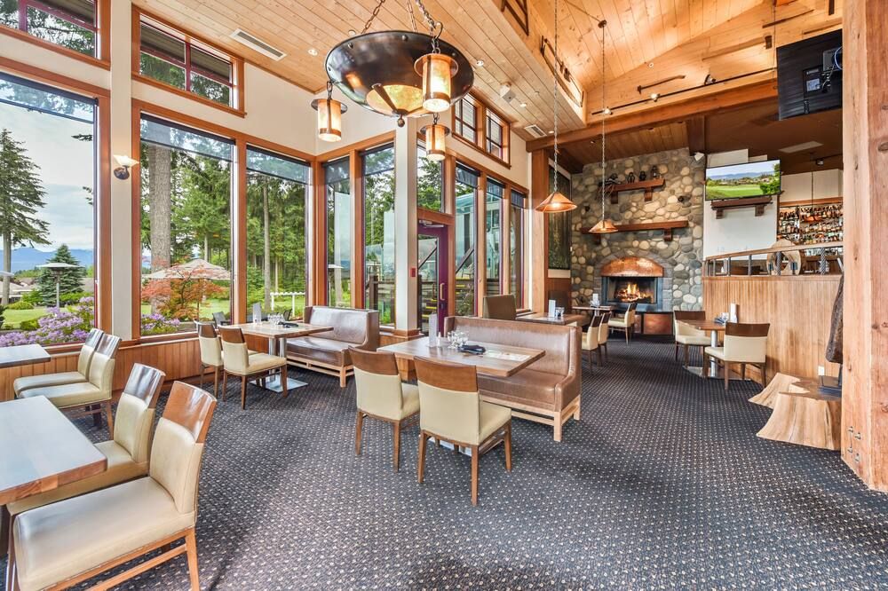 Restaurant view of Crown Isle Resort & Golf Community