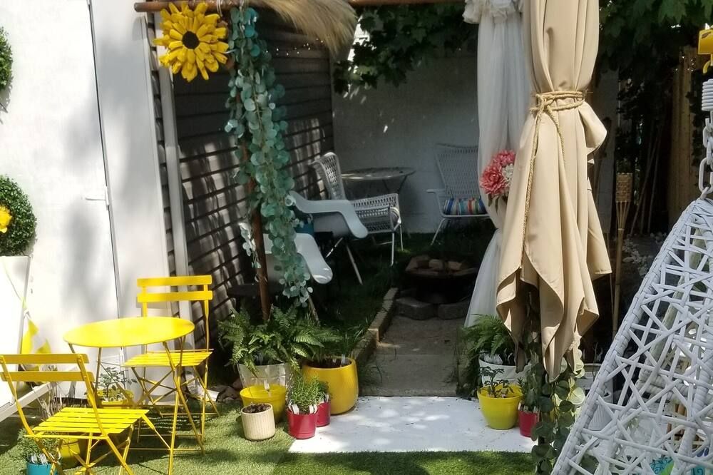 Affordable Luxury Guest Suite w/ Vacation Backyard - بروكلين - شرفة مرصوفة