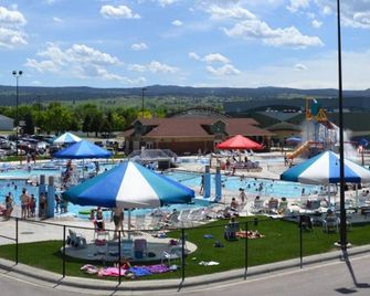 Open layout 1/1 apt close to downtown Spearfish! - Spearfish