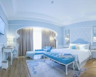 Noor Hotel - Bandung - Bedroom