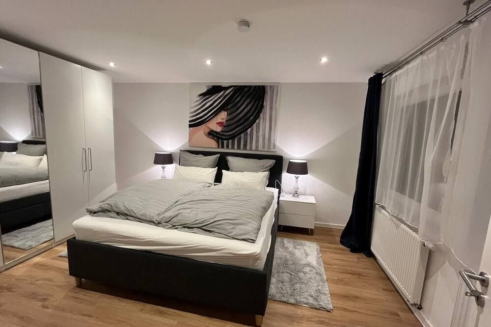 Bright, newly renovated TOP flat in a central location - אוסנבריק - חדר שינה