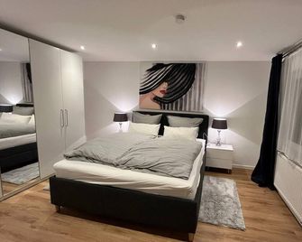 Bright, newly renovated TOP flat in a central location - 오스나브뤼크 - 침실