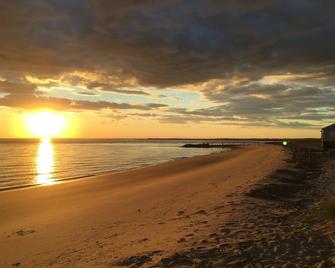 Charming Seaside Cottage Rental on Delaware Bay, New Jersey - Newport - Beach