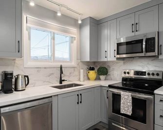 Newly Renovated 3BR Home in West End Kingston - Kingston - Mutfak