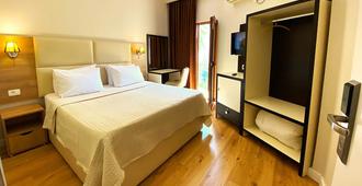 Hotel Vila e Arte City Center - Tirana - Phòng ngủ