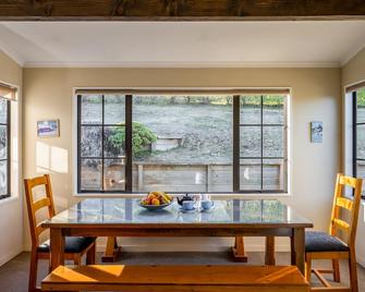 Criffel Peak View B&B and Apartment - Wanaka - Dining room