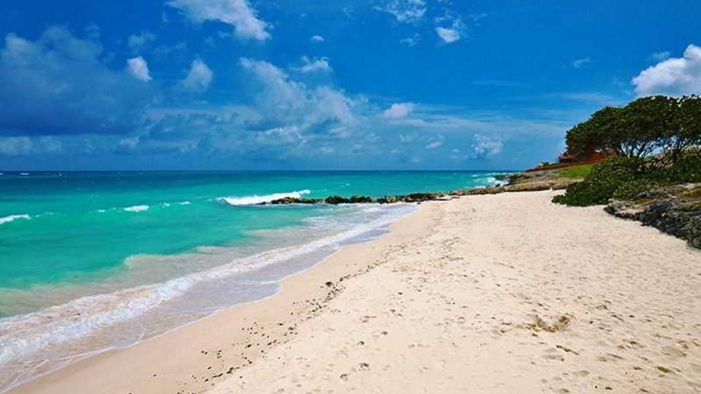 Moonraker Beach Hotel