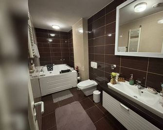 Theranda Hotel - Prizren - Baño